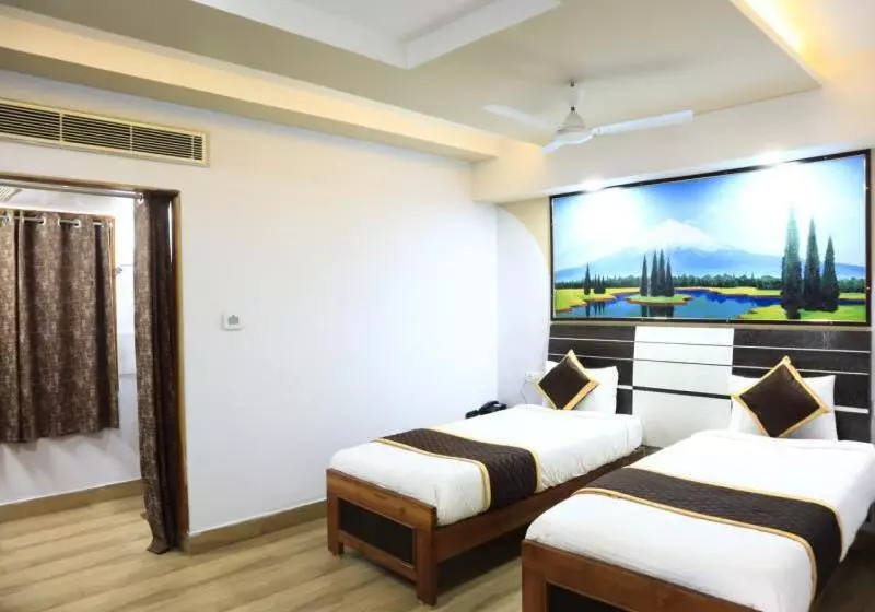 ホテル Namo Inspire Smart Inn Llp
