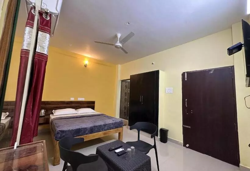 Hotelli The Kaya Backpackers Rooms Srirangam