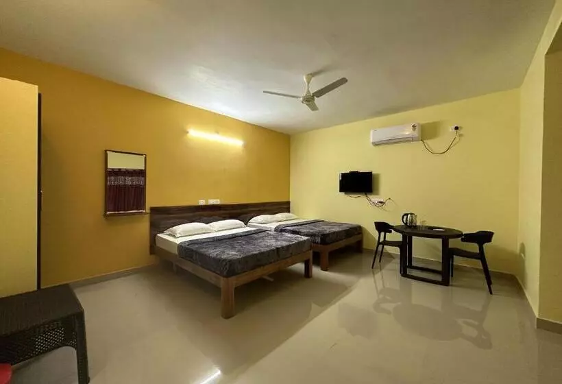 Hotelli The Kaya Backpackers Rooms Srirangam