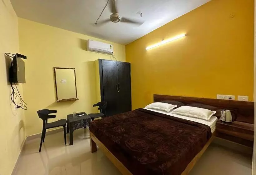 Hotelli The Kaya Backpackers Rooms Srirangam