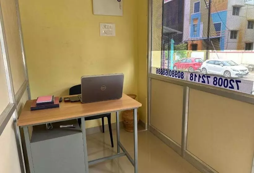 Hotelli The Kaya Backpackers Rooms Srirangam