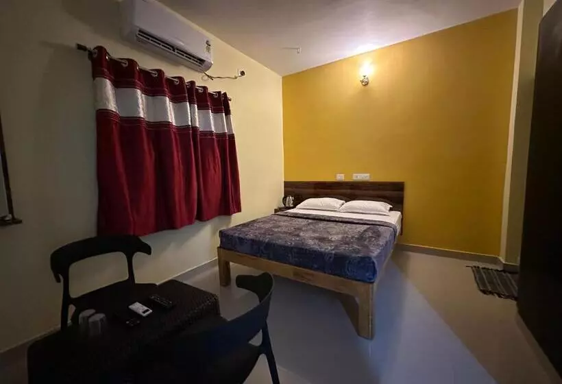 Hotelli The Kaya Backpackers Rooms Srirangam