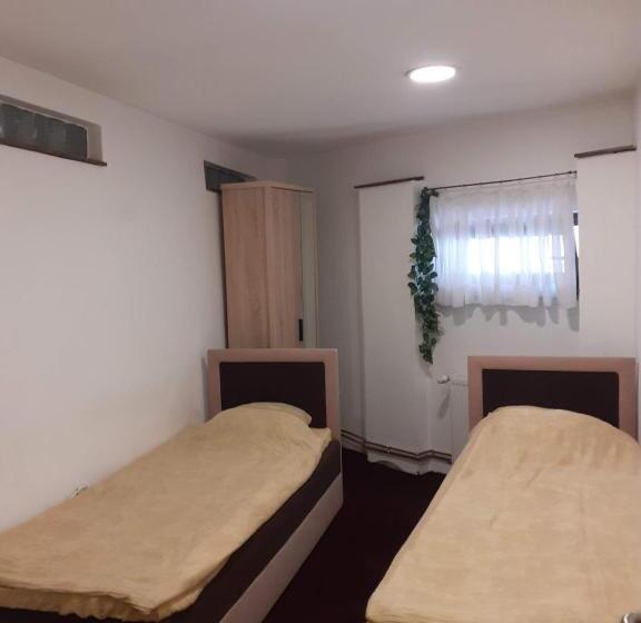 پانسیون Apartmani Zaara