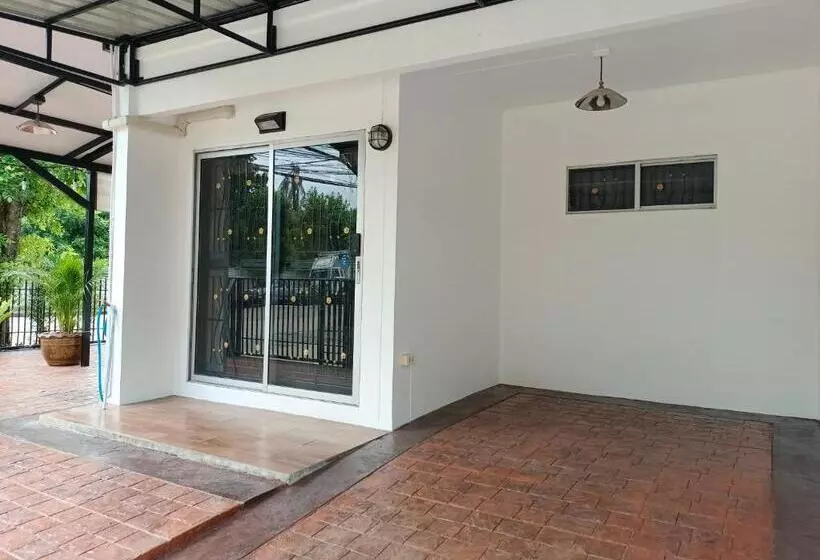 Majatalo Be Happy House Bangyai