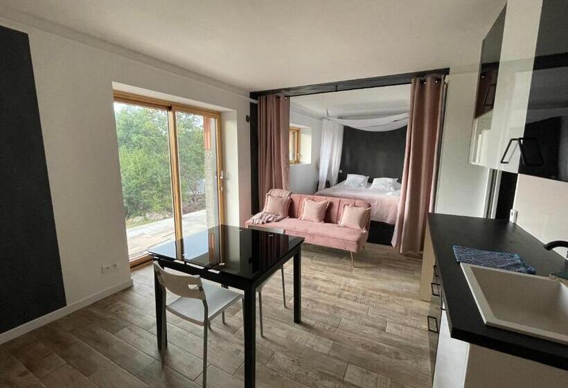 펜션 La Boucle Des Molliers