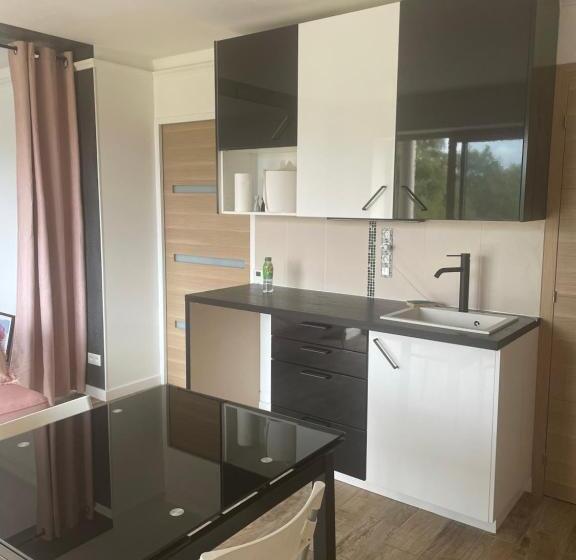 펜션 La Boucle Des Molliers