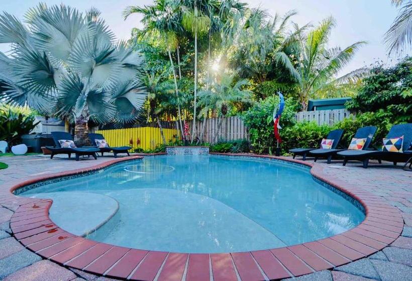 پانسیون Sexy Vibe1/private Room/ Outdoor Shower/heat Pool/