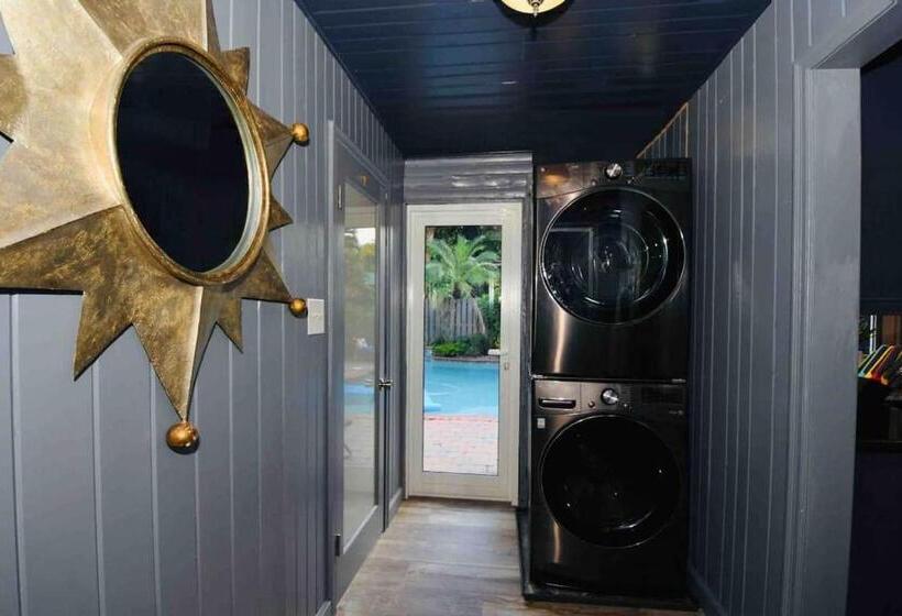 پانسیون Sexy Vibe1/private Room/ Outdoor Shower/heat Pool/