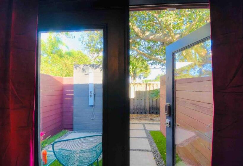 پانسیون Sexy Vibe1/private Room/ Outdoor Shower/heat Pool/