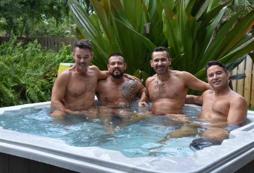 پانسیون Sexy Vibe1/private Room/ Outdoor Shower/heat Pool/