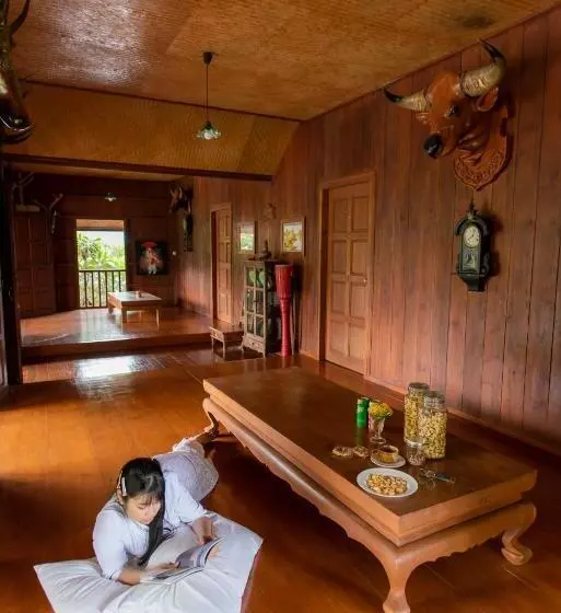 Lomakeskus เฮินไต รีสอร์ท แม่ลาน้อย