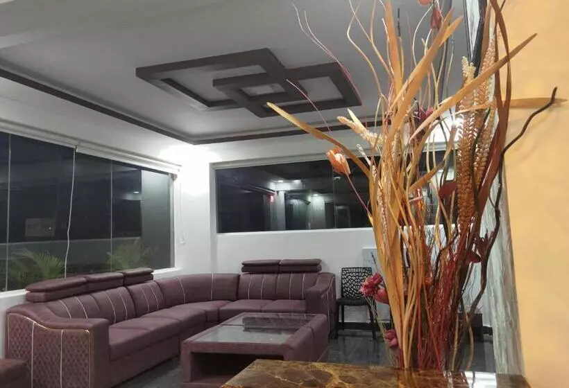 Retkeilymaja Bangalore Airport Inn Hotel, Airport Pickup & Drop Available 24x7