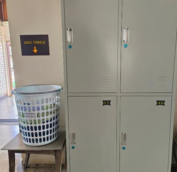 호스텔 Roadrann Skate House