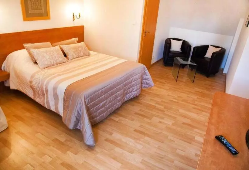 تختخواب و صبحانه Chambre D Hôtes Bernadette Bléger