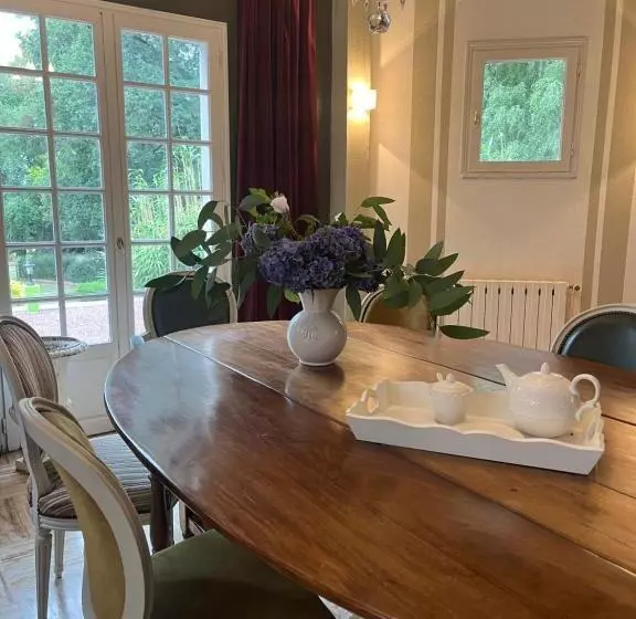 Aamiaismajoitus (B&B) Chambres D Hôtes, La Cime Des Pins