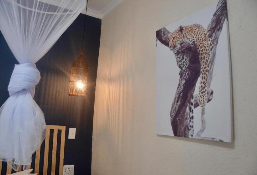 تختخواب و صبحانه Kholiwe On Kruger Lodge & Safaris