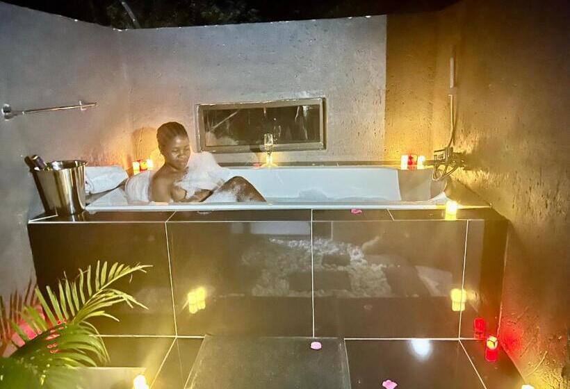 تختخواب و صبحانه Kholiwe On Kruger Lodge & Safaris