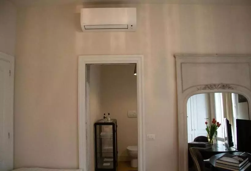 تختخواب و صبحانه La Maison Du Théâtre