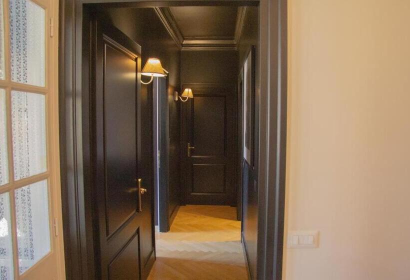 تختخواب و صبحانه La Maison Du Théâtre