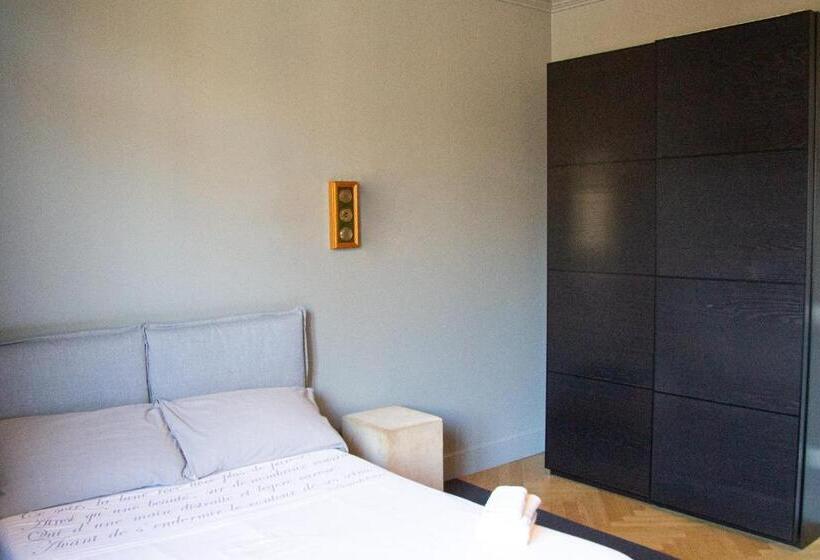 تختخواب و صبحانه La Maison Du Théâtre