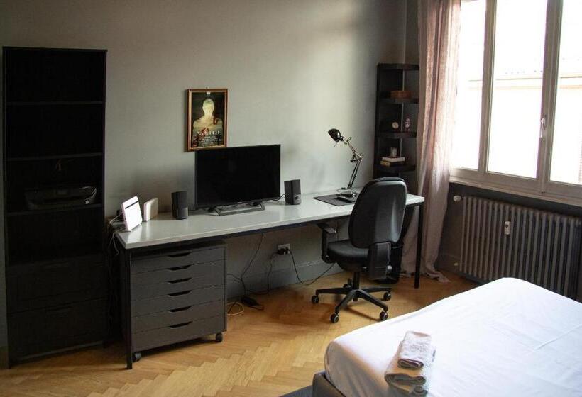 تختخواب و صبحانه La Maison Du Théâtre