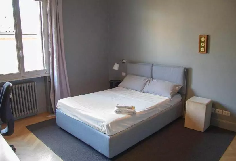 تختخواب و صبحانه La Maison Du Théâtre