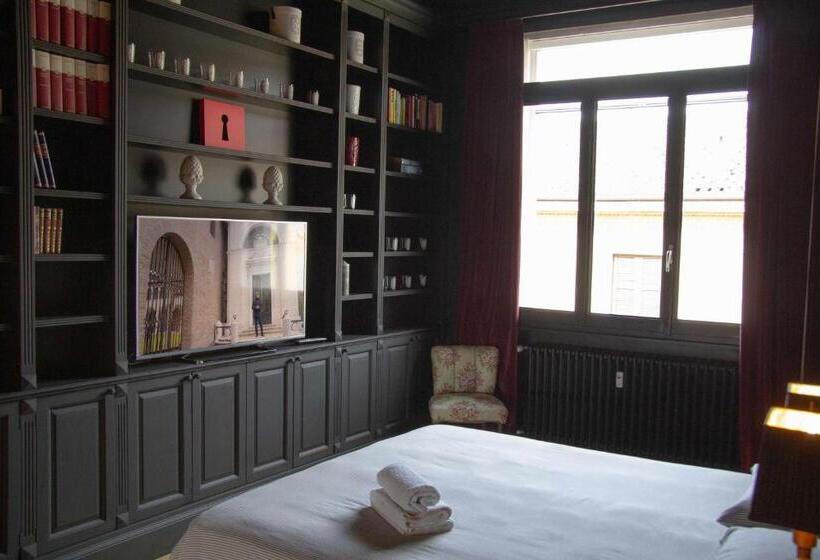 تختخواب و صبحانه La Maison Du Théâtre