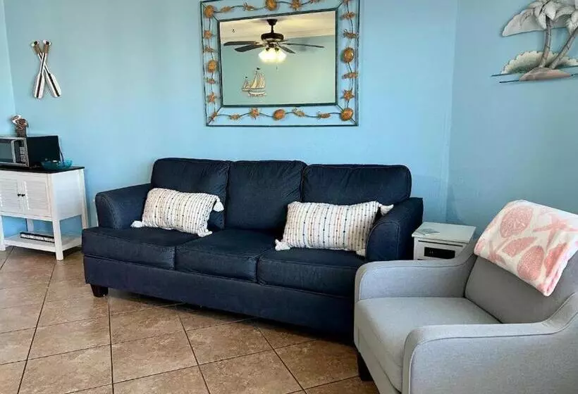 Blue Vista Oceanfront Delight!