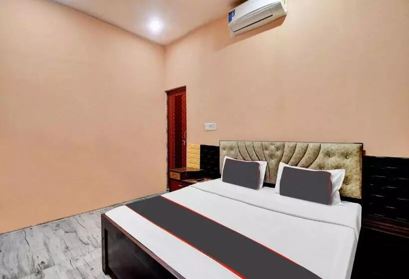 Collection O 81174 Hotel Hindustan International