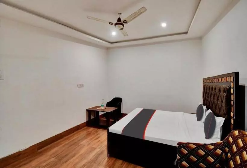 Collection O 81174 Hotel Hindustan International