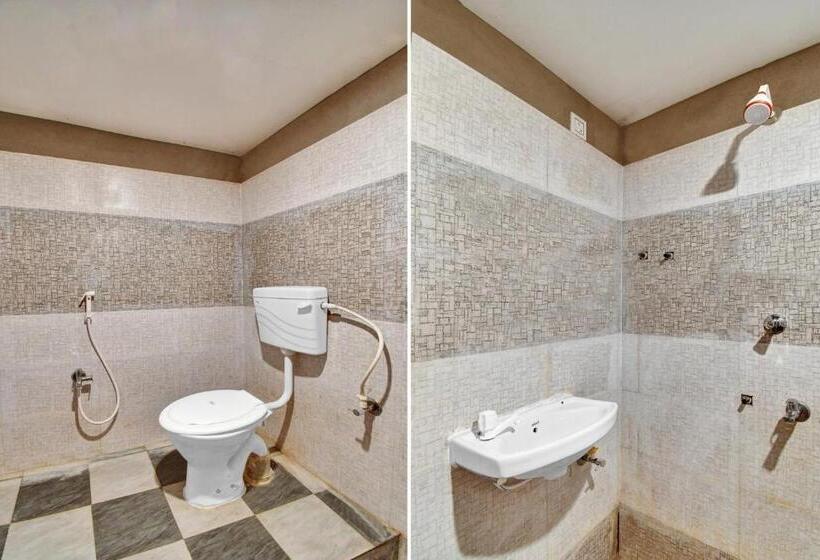 Collection O 81174 Hotel Hindustan International