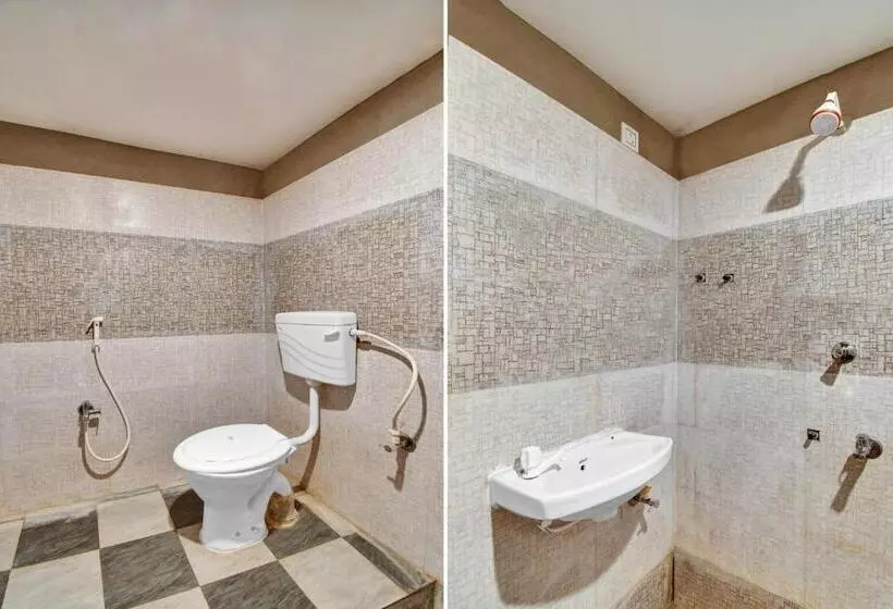 Collection O 81174 Hotel Hindustan International