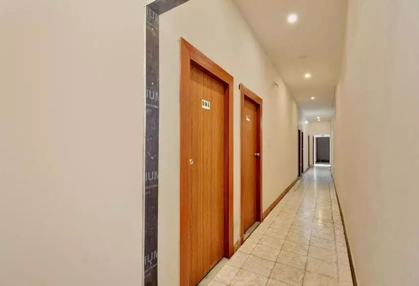 Collection O 81174 Hotel Hindustan International