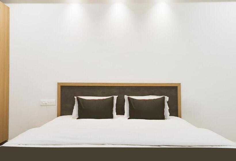 Collection O 81219 Hotel River View