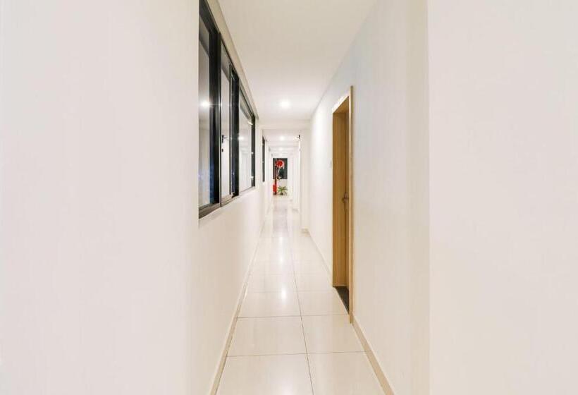 Collection O 81219 Hotel River View