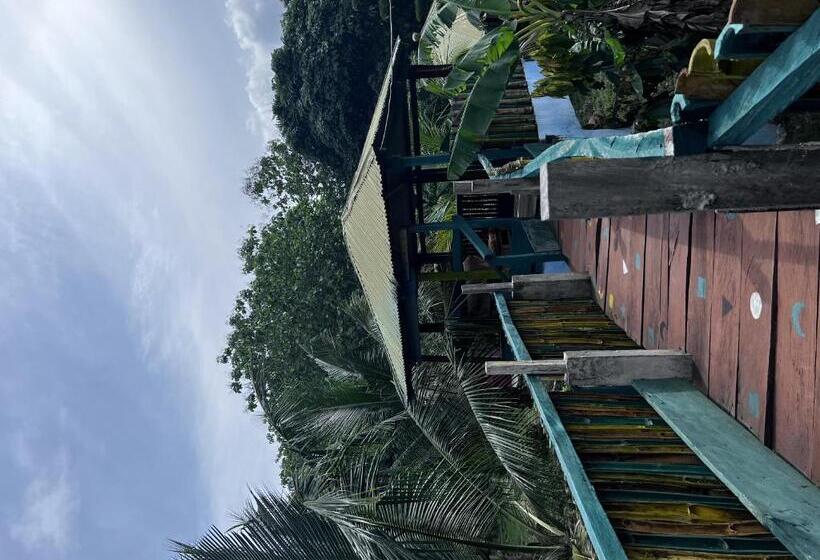 هتل کپسول Green Mountain