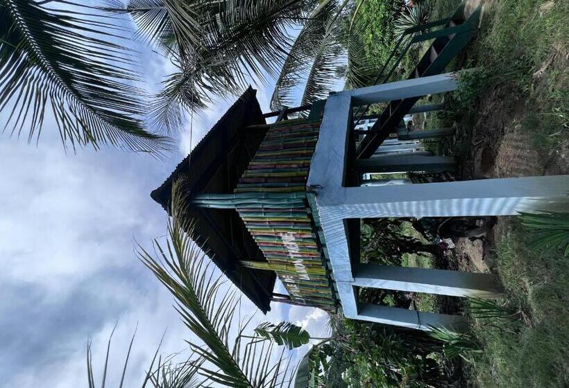 هتل کپسول Green Mountain