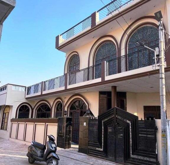 Hotel Oyo 81343 Palm Guest House