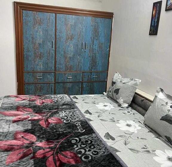 Hotel Oyo 81343 Palm Guest House