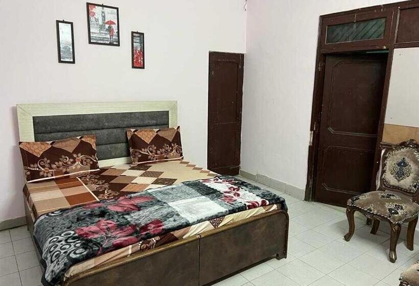 Hotel Oyo 81343 Palm Guest House