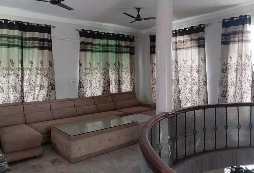 ホテル Oyo 81343 Palm Guest House