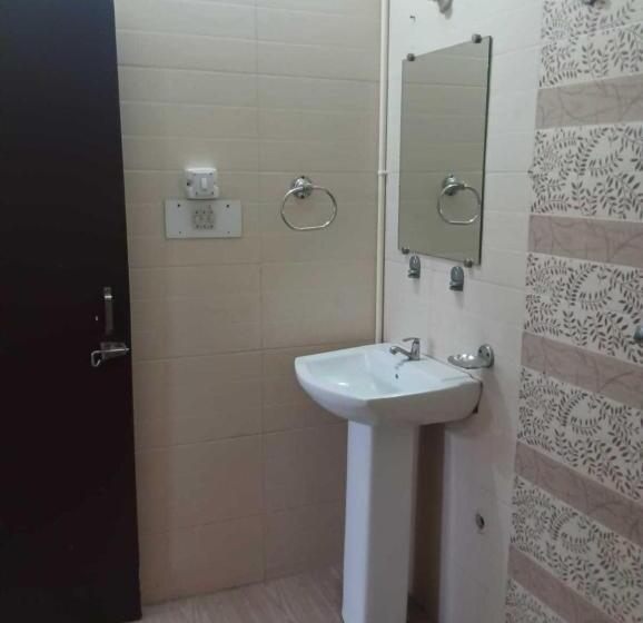 Hotel Oyo 81343 Palm Guest House