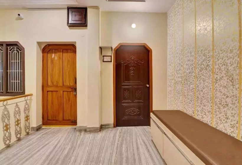 ホテル Oyo Flagship Akshaya Villa