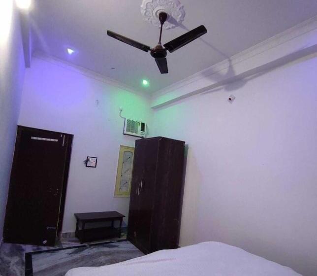 هتل Oyo Flagship Kumar Guest House