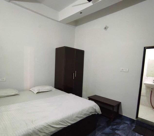 هتل Oyo Flagship Kumar Guest House