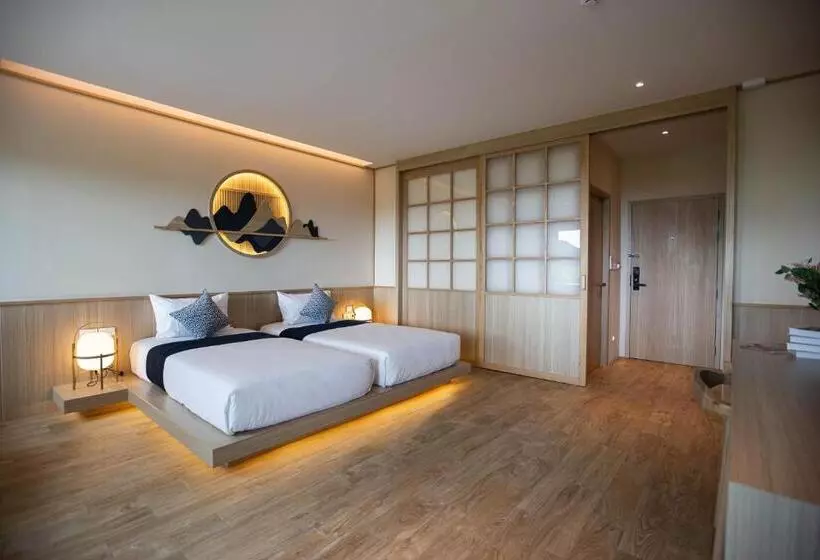 ホテル The Arch Phuket