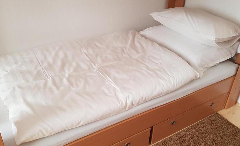 펜션 Hortenzia Vendégház Márianosztra