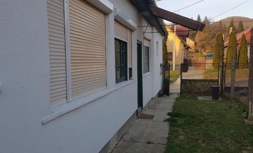 펜션 Hortenzia Vendégház Márianosztra