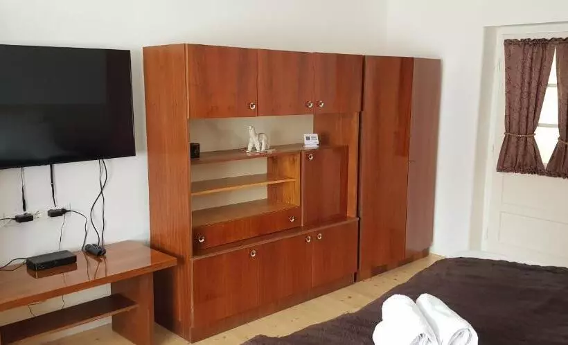 Majatalo Hortenzia Vendégház Márianosztra