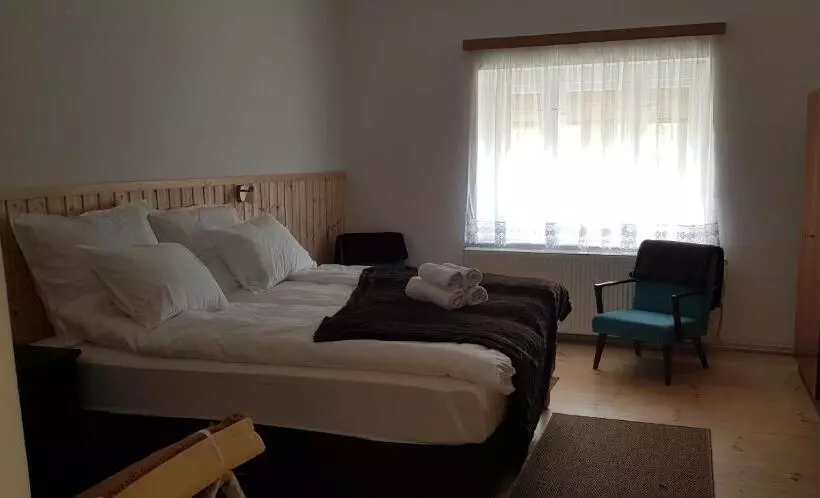 Majatalo Hortenzia Vendégház Márianosztra